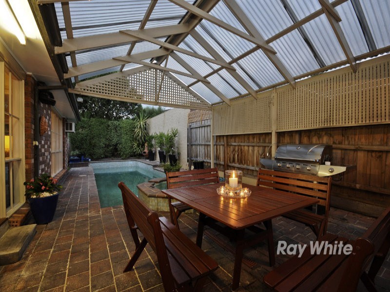 12 Wondalea Crescent, Wantirna South VIC 3152