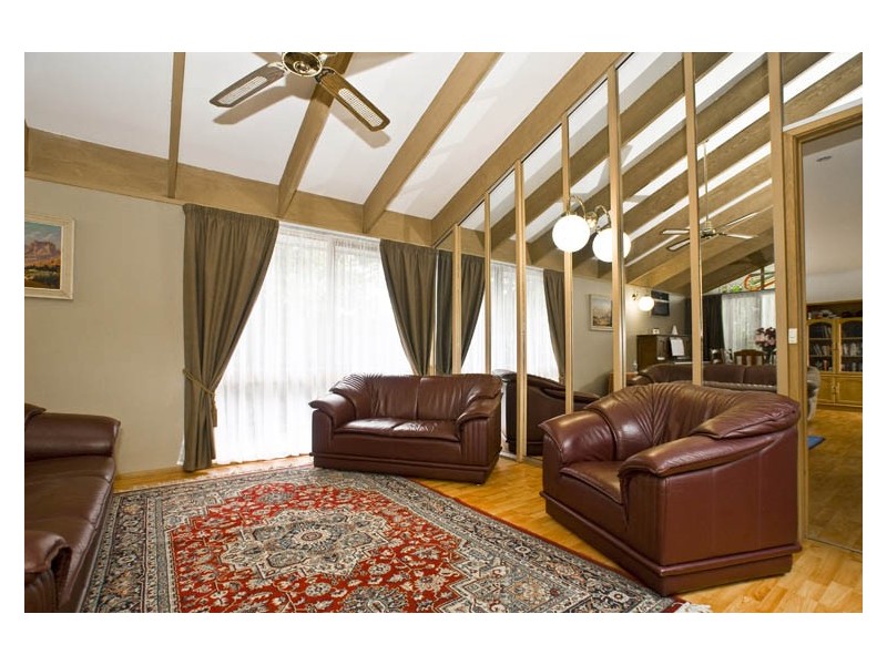 13 Anderson Court, Wantirna South VIC 3152