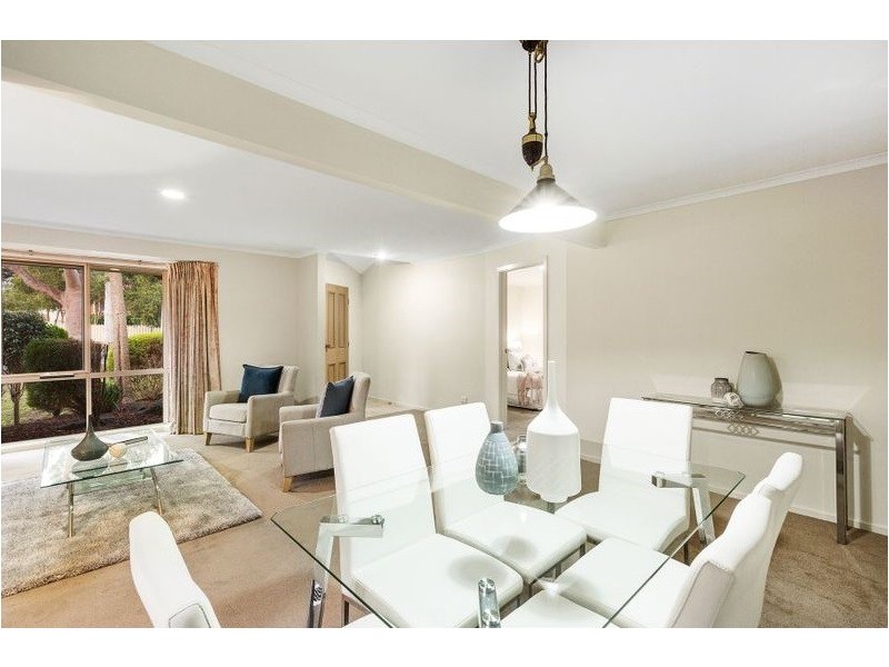 8 Appleberry Close, Knoxfield VIC 3180