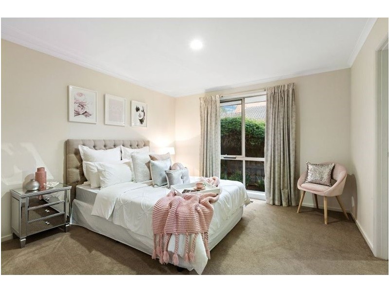 8 Appleberry Close, Knoxfield VIC 3180