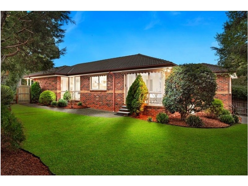 8 Appleberry Close, Knoxfield VIC 3180