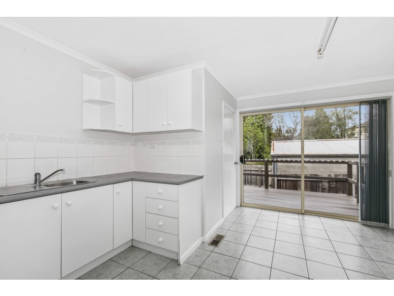 10 Locksley Close, Bayswater VIC 3153