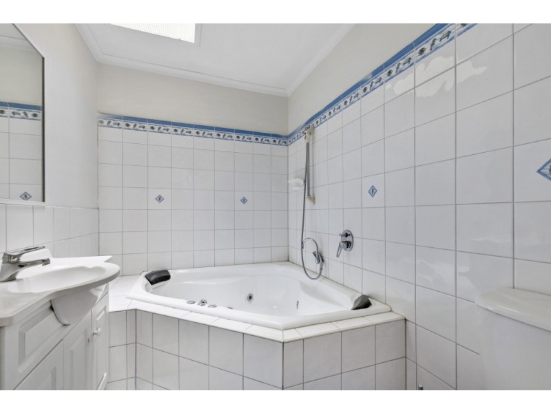 12 Fifth Avenue, Rowville VIC 3178