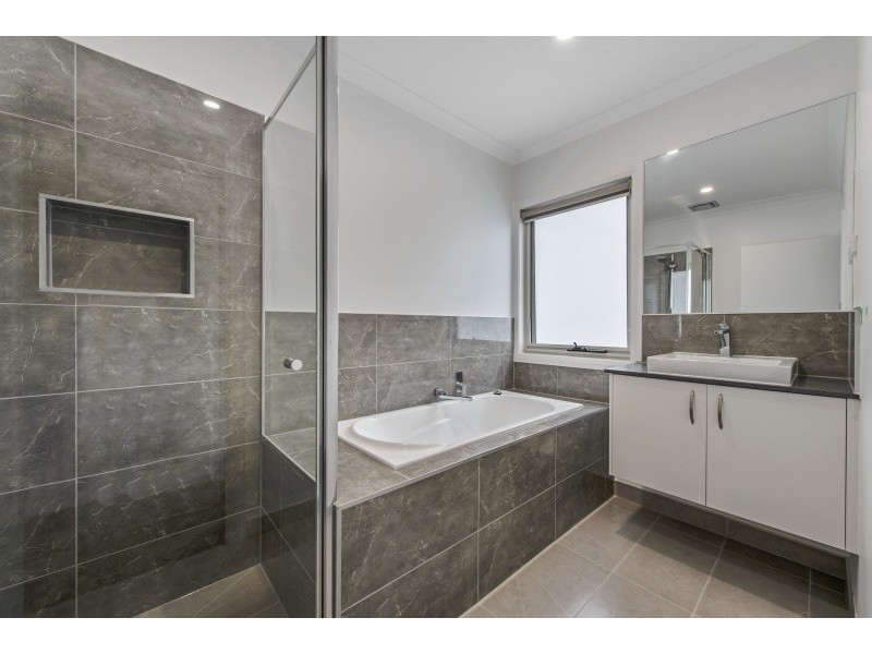 2/376 Mountain Highway, Wantirna VIC 3152