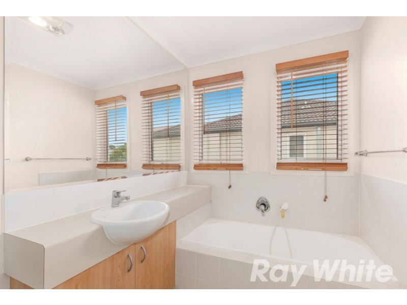 121 Sovereign Manors Crescent, Rowville VIC 3178
