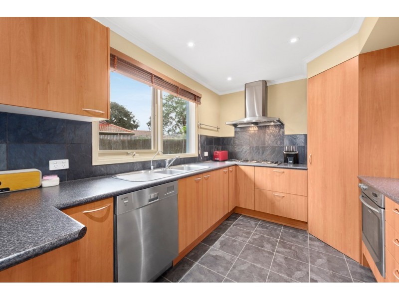 10 Corinella Square, Wantirna VIC 3152