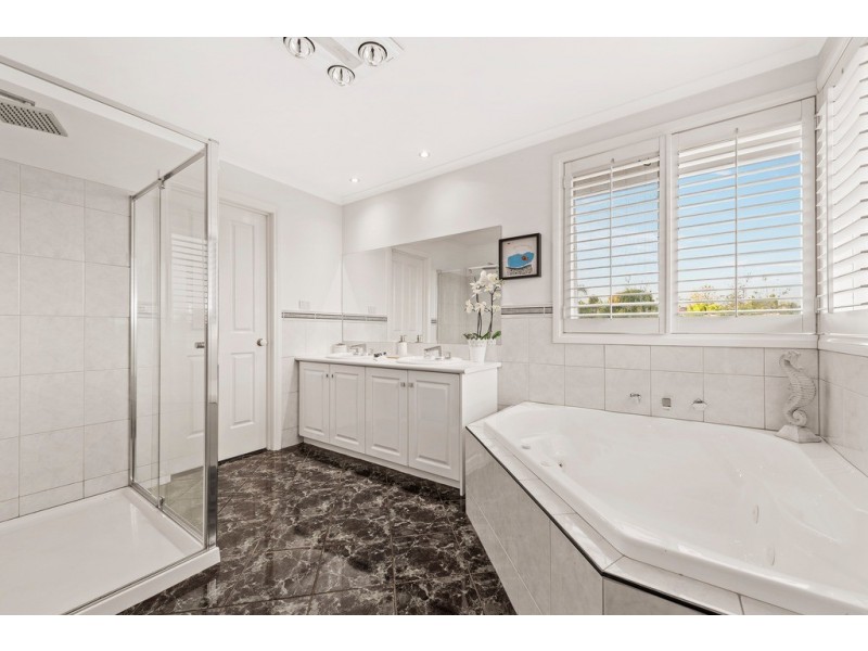 28 Tresise Avenue, Wantirna South VIC 3152