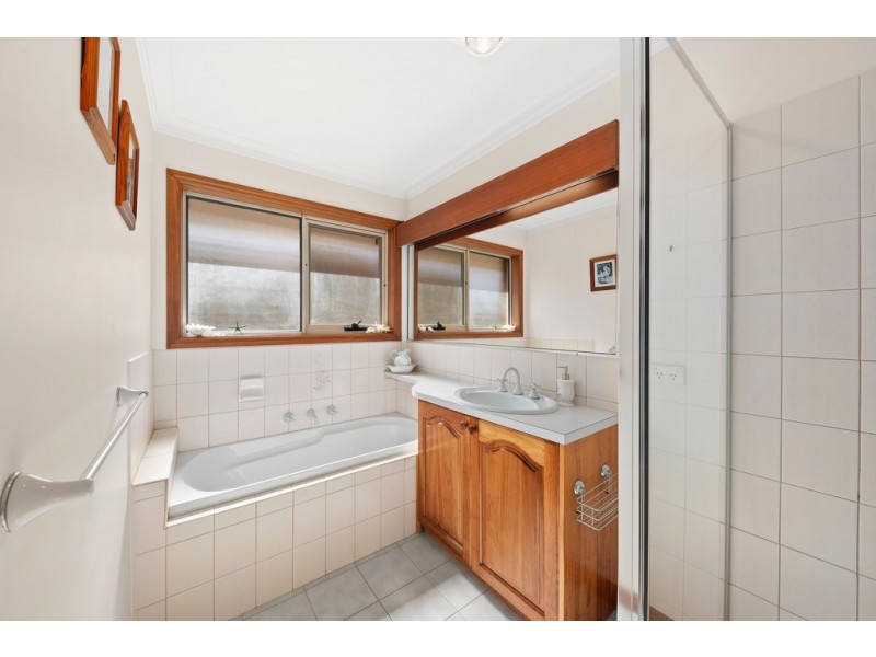 21 Hancock Drive, Ferntree Gully VIC 3156