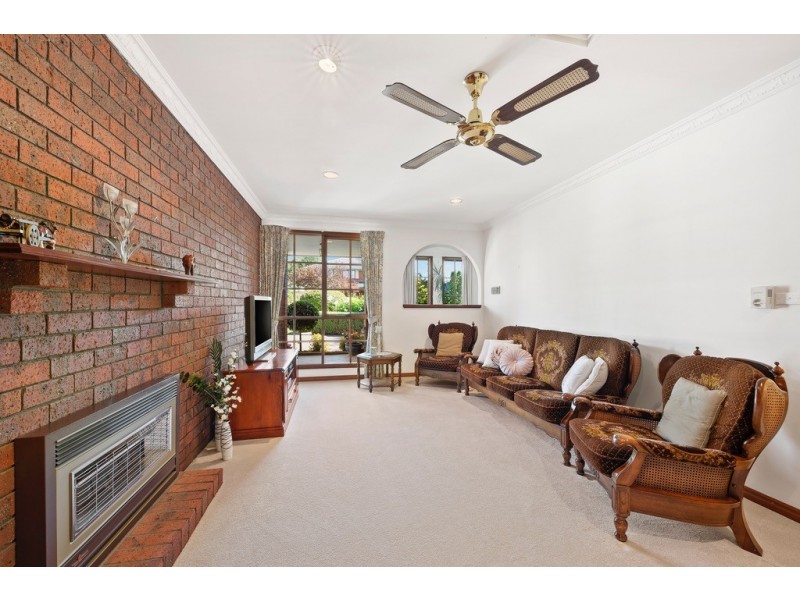 21 Hancock Drive, Ferntree Gully VIC 3156