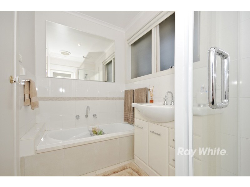 3 Blackfriars Close, Wantirna VIC 3152