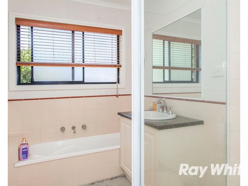 2/4 Sunshine Street, Rowville VIC 3178
