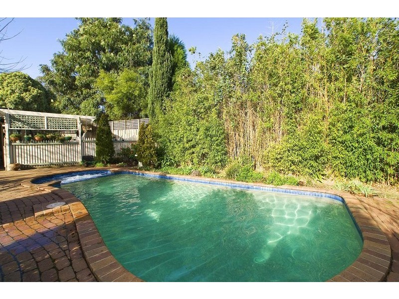 1 Cumberland Avenue, Bayswater VIC 3153