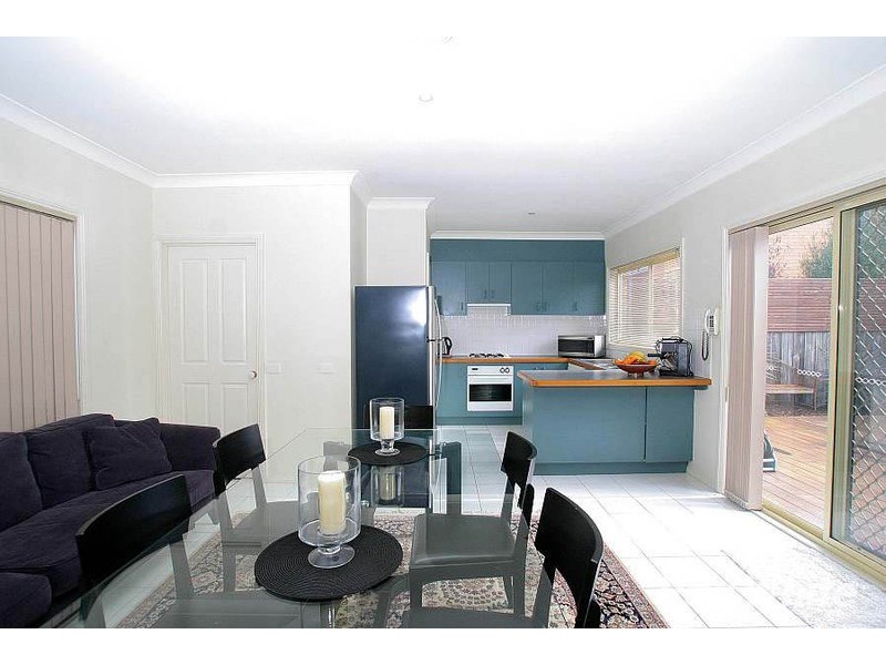 2/8 Mendora Crescent, Wantirna South VIC 3152