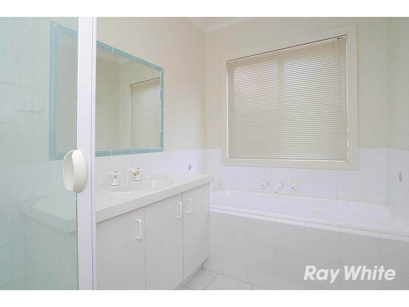 2/8 Mendora Crescent, Wantirna South VIC 3152