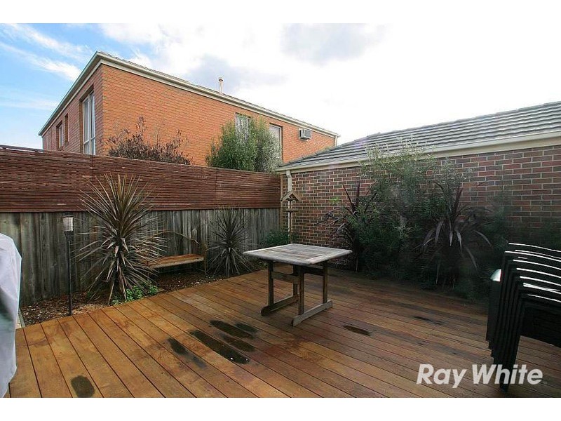 2/8 Mendora Crescent, Wantirna South VIC 3152