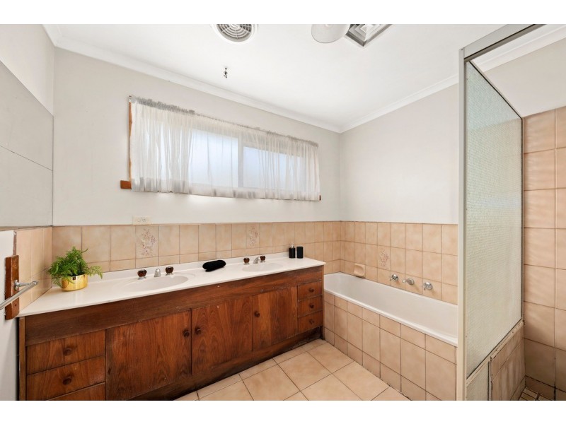 7 Erskine Drive, Rowville VIC 3178