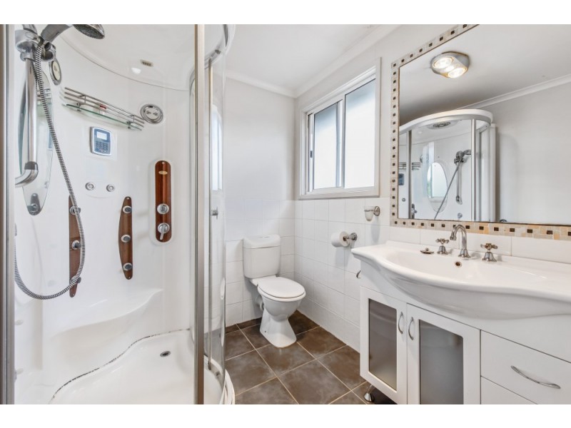 24 Old Orchard Drive, Wantirna South VIC 3152