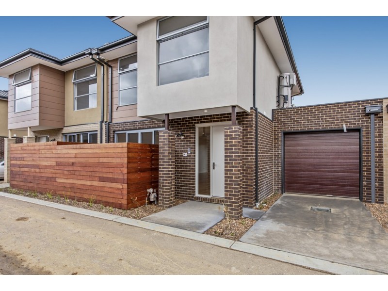 12 Emica Parade, Knoxfield VIC 3180