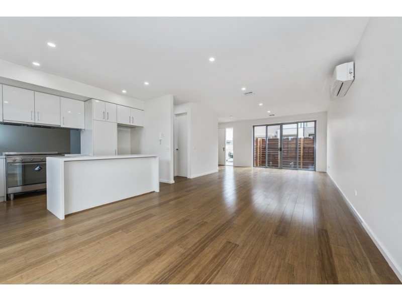 12 Emica Parade, Knoxfield VIC 3180