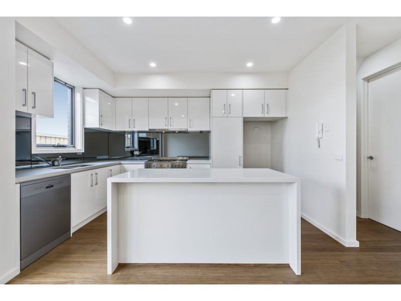 12 Emica Parade, Knoxfield VIC 3180