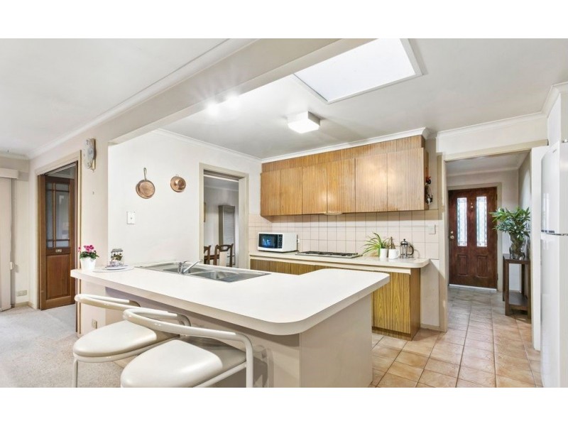 13 Roycroft Avenue, Wantirna South VIC 3152