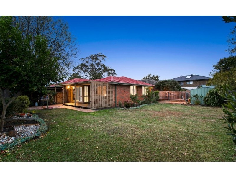 13 Roycroft Avenue, Wantirna South VIC 3152