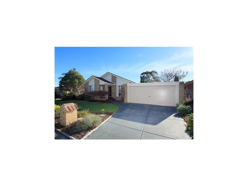 32 Somes Street, Wantirna South VIC 3152