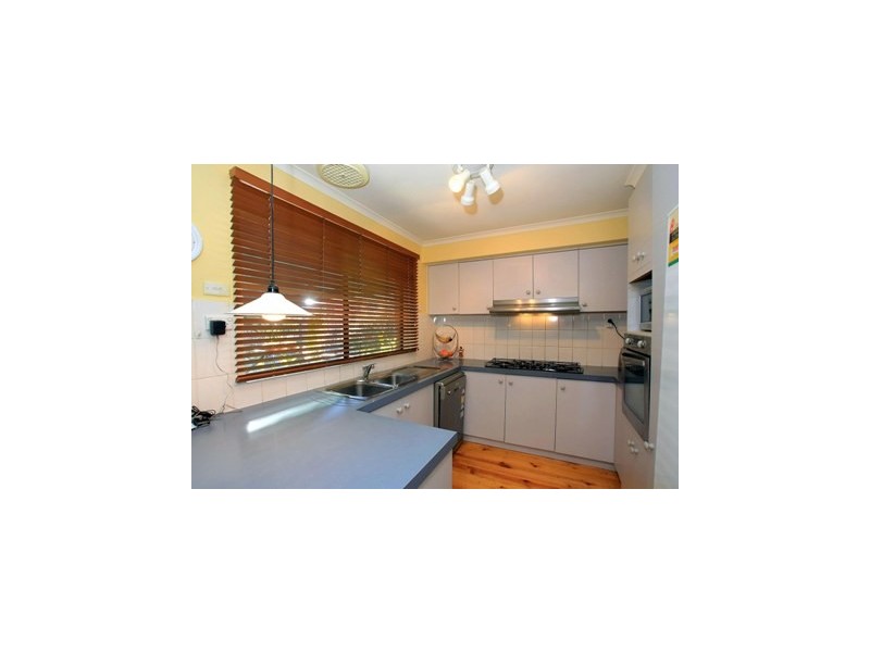 32 Somes Street, Wantirna South VIC 3152