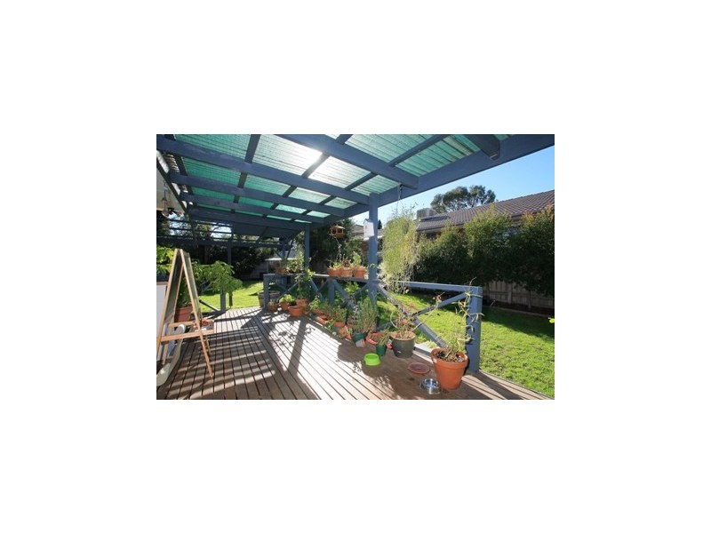 32 Somes Street, Wantirna South VIC 3152