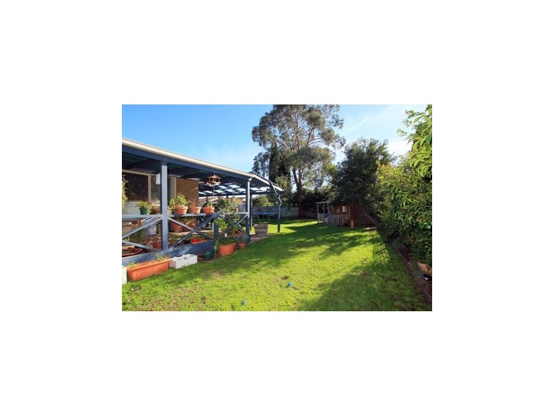 32 Somes Street, Wantirna South VIC 3152