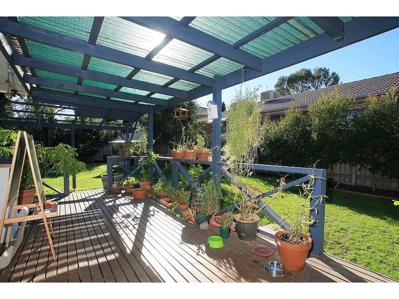 32 Somes Street, Wantirna South VIC 3152