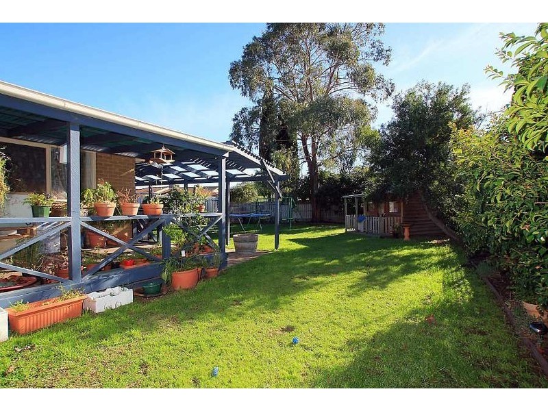 32 Somes Street, Wantirna South VIC 3152