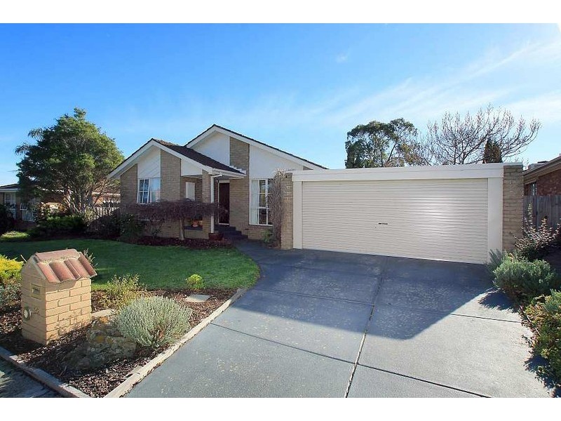 32 Somes Street, Wantirna South VIC 3152