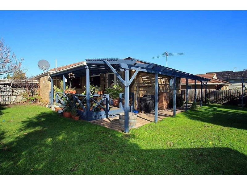 32 Somes Street, Wantirna South VIC 3152