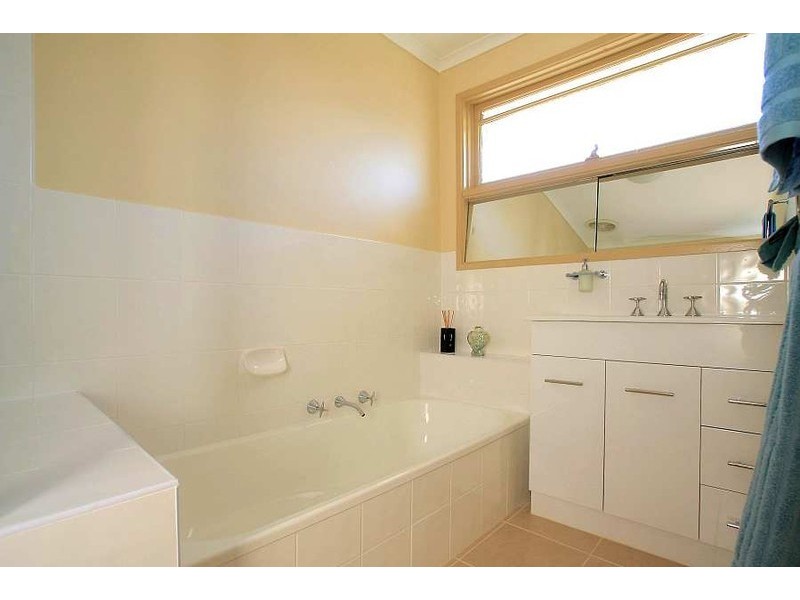 11 Mawson Close, Wantirna South VIC 3152