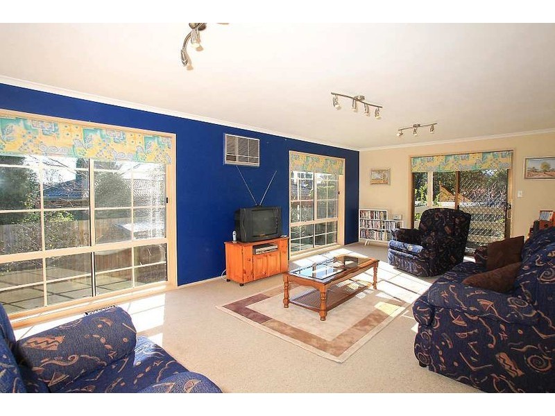 11 Mawson Close, Wantirna South VIC 3152