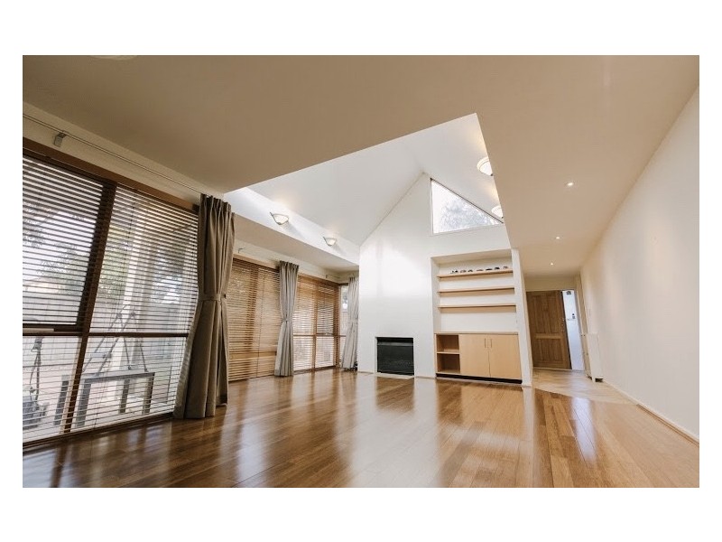 2 Armagh Crescent, Wantirna South VIC 3152