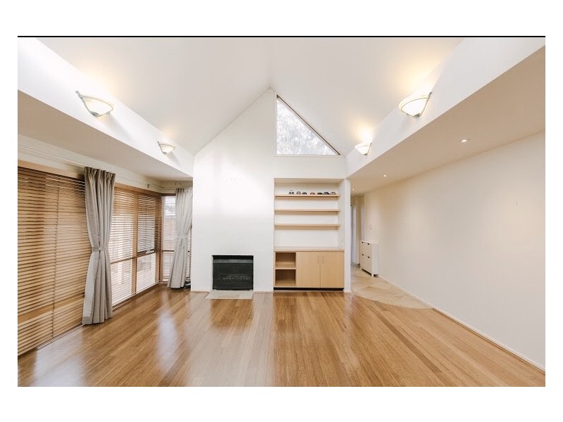 2 Armagh Crescent, Wantirna South VIC 3152