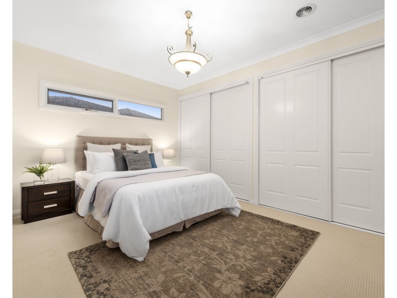 12 White Road, Wantirna South VIC 3152