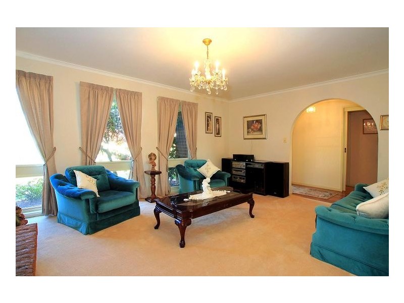 3 Loxton Avenue, Wantirna South VIC 3152