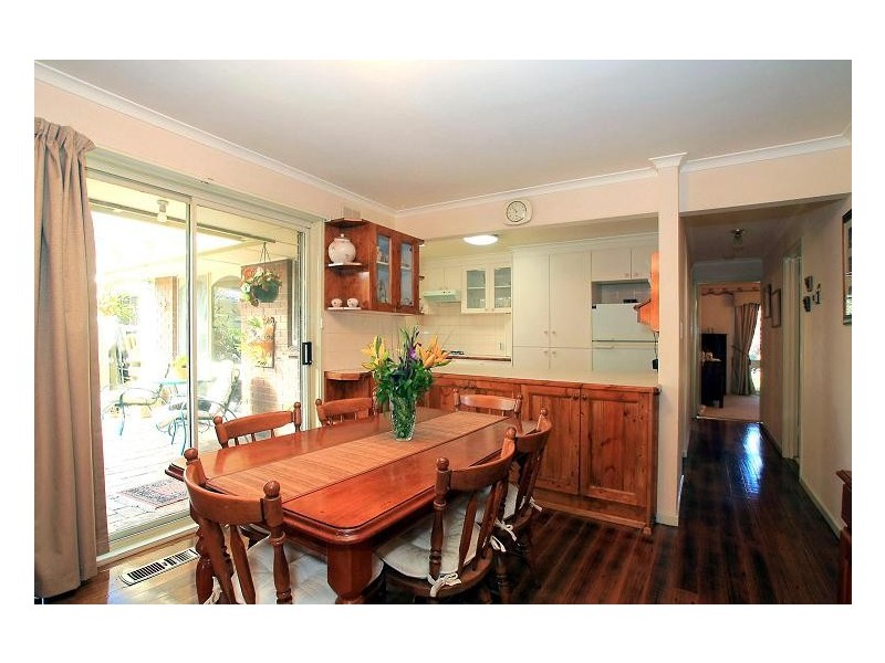 3 Loxton Avenue, Wantirna South VIC 3152