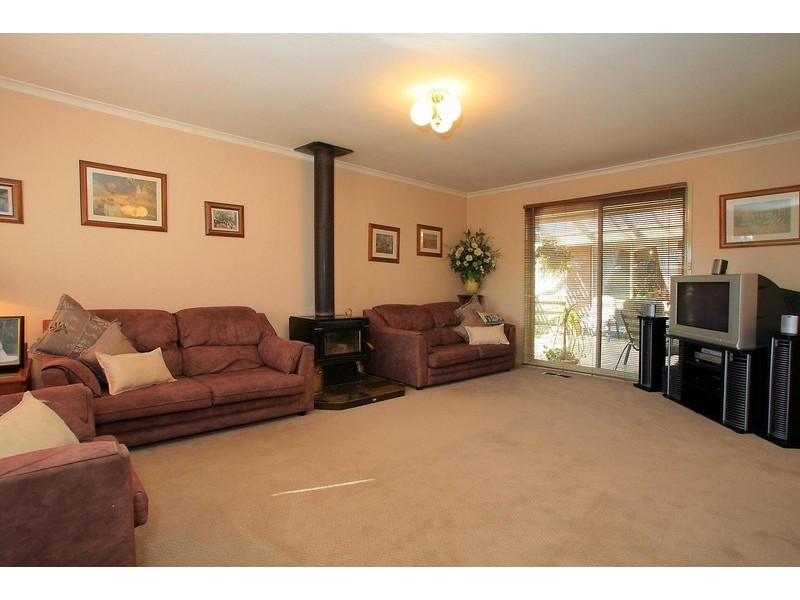 3 Loxton Avenue, Wantirna South VIC 3152