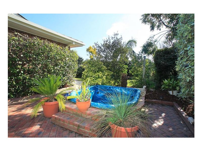 3 Loxton Avenue, Wantirna South VIC 3152