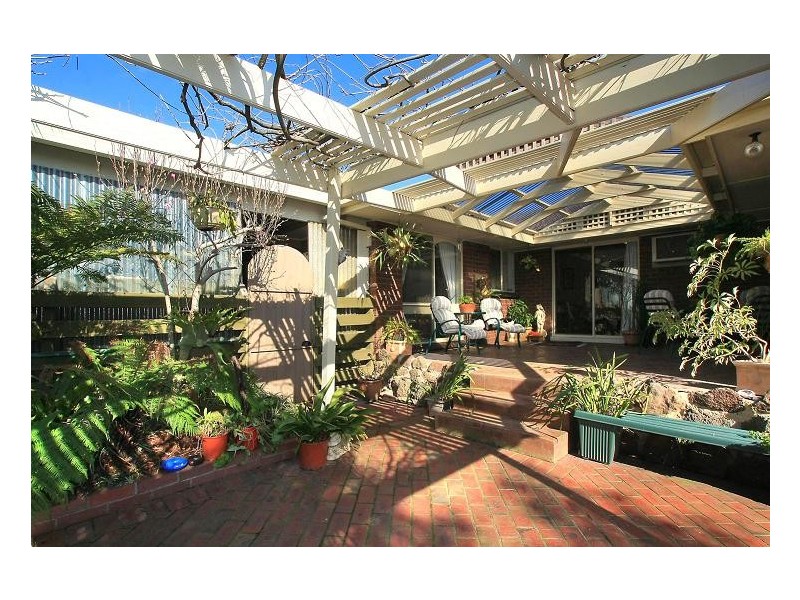 3 Loxton Avenue, Wantirna South VIC 3152