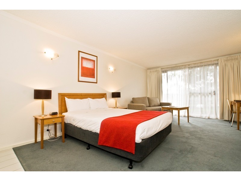 4 and 5/137 Mountain Highway, Wantirna VIC 3152