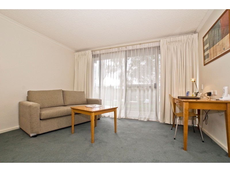 4 and 5/137 Mountain Highway, Wantirna VIC 3152