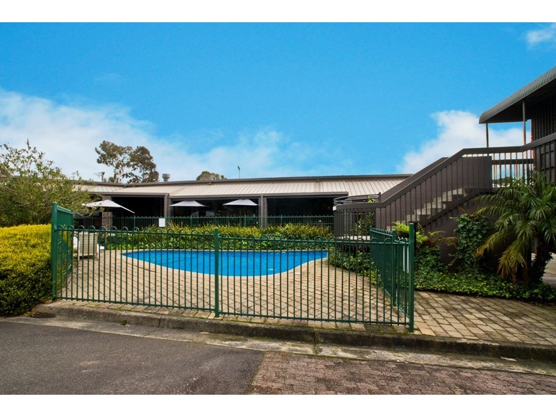 4 and 5/137 Mountain Highway, Wantirna VIC 3152