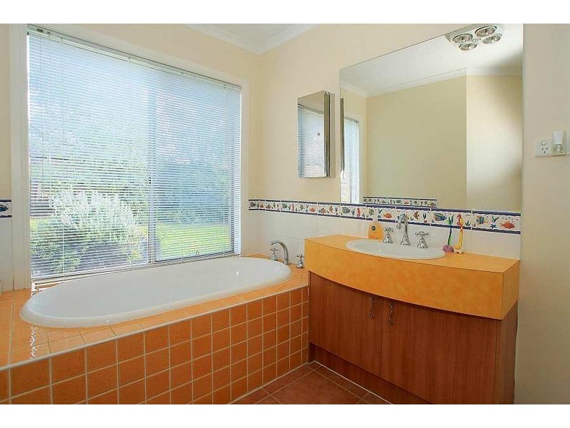 13  Bells Court, Wantirna South VIC 3152