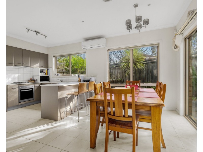 2/15 Kingsford Street, Bayswater VIC 3153