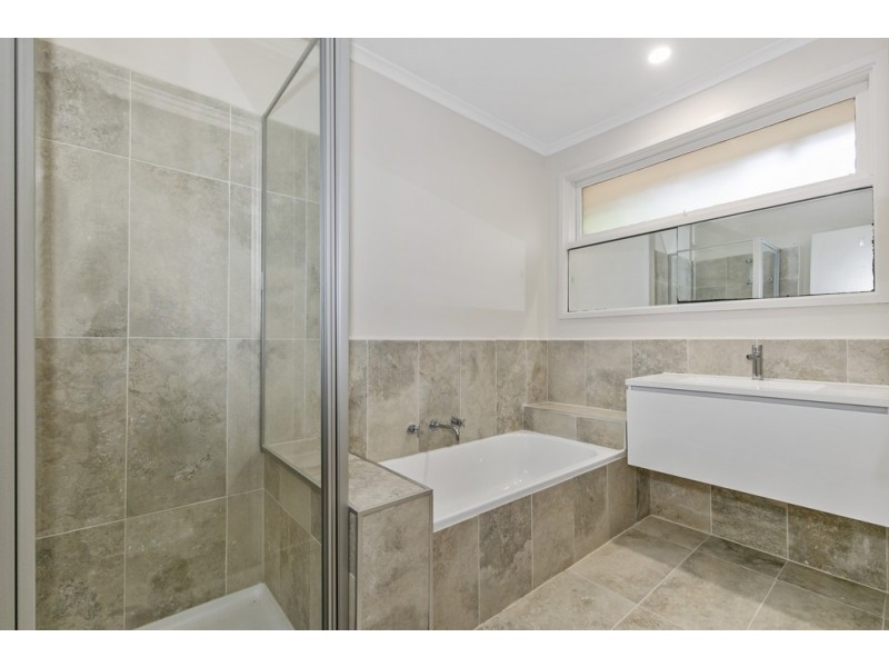 1/25 Frudal Crescent, Knoxfield VIC 3180